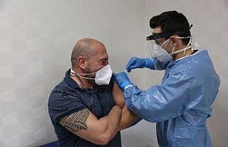 Özel Denizli Cerrahi Hastanesi’nde ilk Covid aşıları...