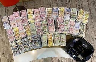 Özel görüntülerini ele geçirdikleri kadına şantaj...