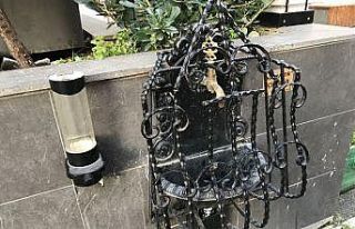 (Özel) Üsküdar’da garip çeşme görenleri hayrete...