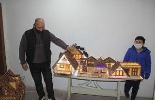 Pandemi dönemi hayatını yaptığı maket evlere...