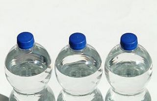 “Plastik şişeler kansere davetiye çıkarıyor”