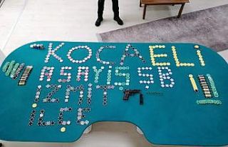 Polis ekiplerinin suçüstü yaptığı kumarbazlara...