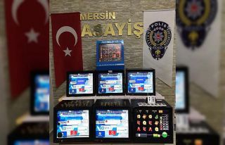 Polise yakalanmamak için özel kumar makinesi yapmışlar