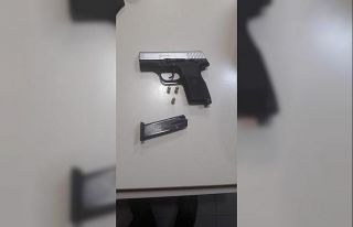 Polisin ’dur’ ihtarına uymayan araçtan 2 ruhsatsız...