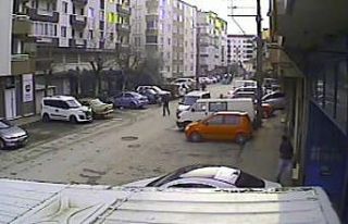 Polislere saldırı düzenledi o anlar güvenlik kamerasına...