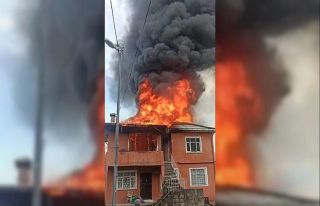 Rize’deki yangında ev kullanılamaz hale geldi