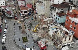 Saathane Meydanı’nda yıkım devam ediyor