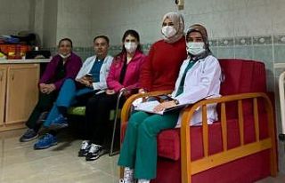 Sağlık çalışanlarına aşı uygulamasına başlandı