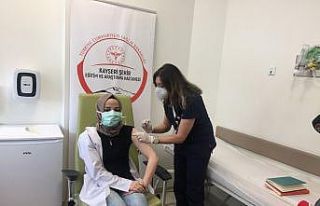 Sağlık çalışanlarına Kayseri’de de Covid-19...