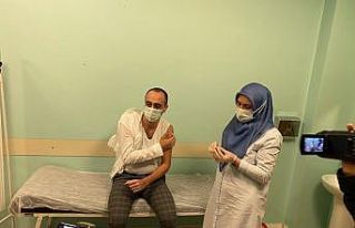 Sağlık Müdürü korona aşısı oldu