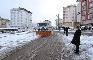 Şahinbey’de karlı yollara anında müdahale