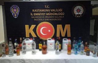 Sahte içkileri satmaya çalışan 2 kişi gözaltına...