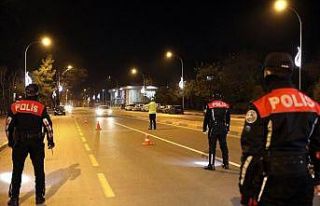 Sakarya’da 80 saatlik kısıtlamada 300 kişiye...