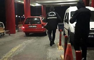 Sakarya’da ilginç kaza: Savrulan traktördeki av...