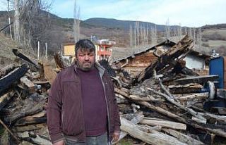 Samanlığı kül oldu, çaresizce düşünürken...