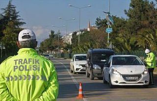 Samsun’da kısıtlamaya uymayan 713 kişiye 955...
