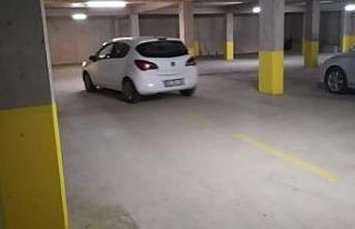 Savcının otomobiline "Arabayı koyduğunuz...