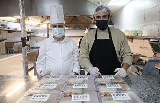 Şef Barbaros ve Başkan Deveci birlikte yemek hazırladı