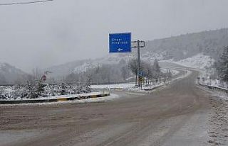 Şehir merkezinde yağmur, yüksek kesimlerde kar...