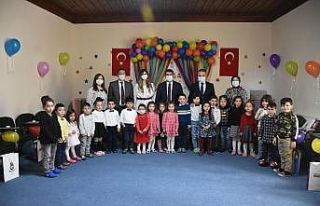 Şehzadeler’in minikleri karnelerini törenle aldı