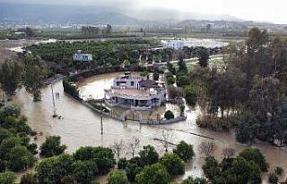 Sel ve fırtınanın vurduğu Arsuz havadan görüntülendi