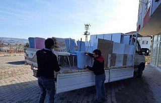 Selendi’de kimsesiz çocuklara çalışma masası...