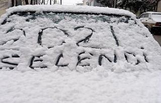 Selendi’ye ilk kar yağdı