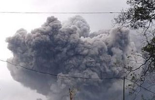 Semeru Yanardağı’ndaki patlama korkuttu