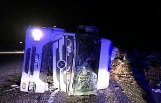 Seydikemer’de tır devrildi: 1 ölü