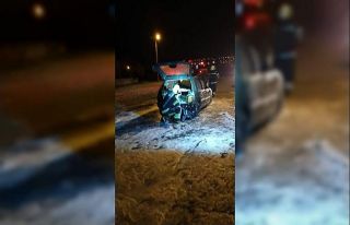 Seyir halindeki otomobil alevlere teslim oldu