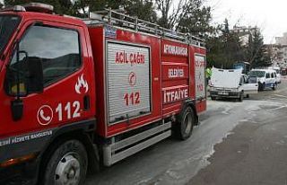 Seyir halindeki otomobilde çıkan yangın paniğe...