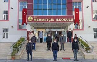 Siirt’te bayrak töreni eşliğinde İstiklal Marşı...