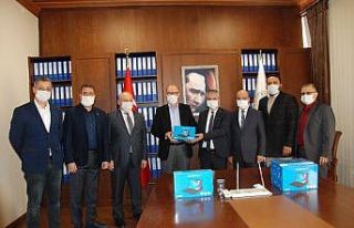 Silifke’de 60 öğrenciye klavyeli tablet bilgisayar