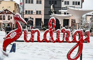 Sındırgı’da kar seyrine doyulmaz manzaralar oluşturdu