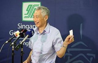 Singapur Başbakanı Loong korona aşısı oldu