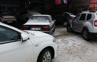 Sinop’ta lastikçilerde kış lastiği kuyruğu