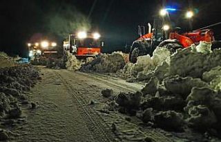 Şırnak-Hakkari karayolunda karla mücadele çalışmaları...