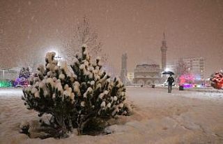 Sivas’ta kar yağışı kartpostallık görüntüler...