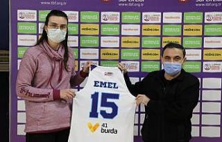 Skoru doğru tahmin eden İzmit Belediyesporlu taraftarlar,...