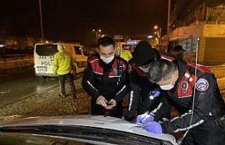 Sokağa çıkma kısıtlamasına uymayan 242 kişiye...