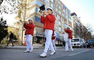 Sokağa çıkma kısıtlamasında Aksaray’da bando...