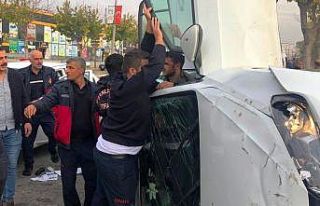 Sokağa çıkma kısıtlamasında trafik kazası:...
