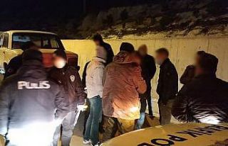 Sokağa çıkma yasağını ihlal edip yakalanacağını...