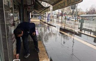 Sokak hayvanları için mama bırakıldı