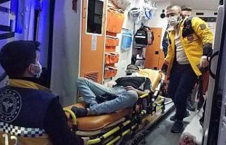 Sokak ortasında 3 kişi tarafından hastanelik edildi