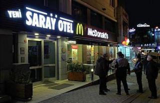 Sokakta kalan evsiz vatandaşlara yardım eli