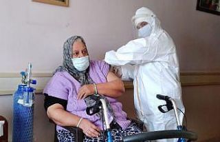 Söke’de Huzur Evi’nde kalan yaşlılar ile 90...