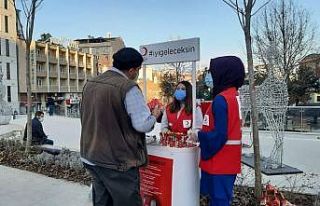 Stant açarak kan bağışının önemi anlattılar