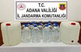 Su bidonlarıyla kaçak içki sevkiyatı jandarmaya...