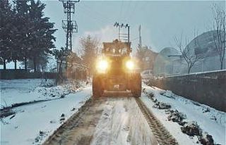 Süleymanpaşa’da karla mücadele sürüyor
